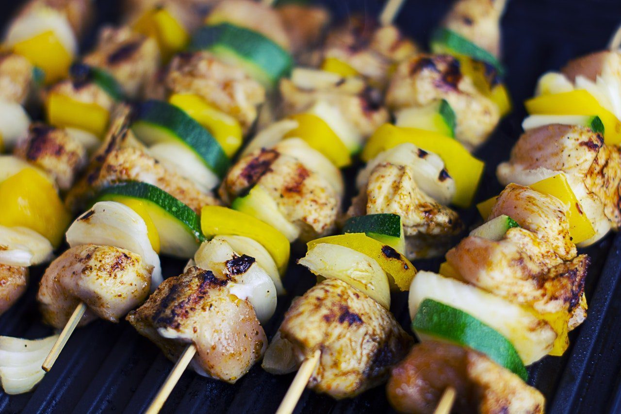 Kebab czy falafel? Czym różnią się te fast foody?